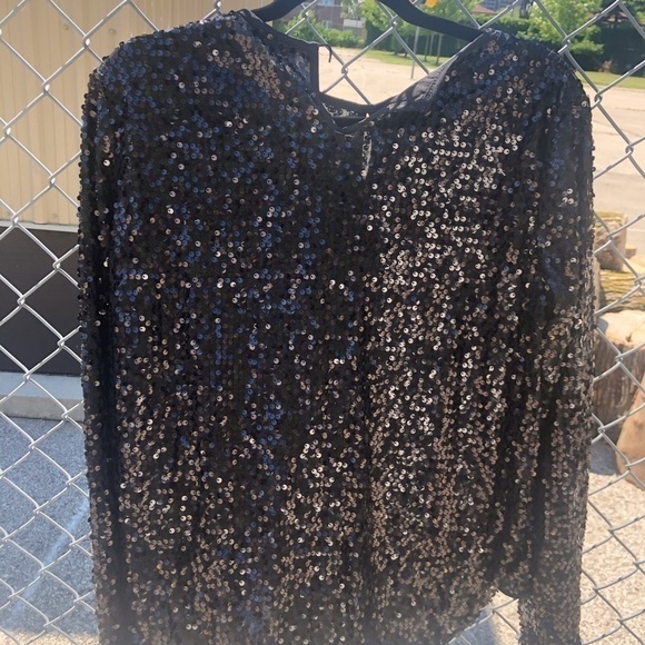 𝅺SHEIN  Black SequenceTop - Picture 9 of 10